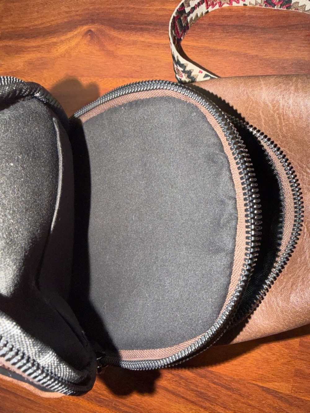 Brown Leather Crossbody Sling Bag with Patterned Strap - Picture 7 of 8